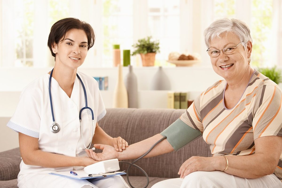 Heart Failure at Home: The Daily Checks That Matter — in-home senior care in North Texas