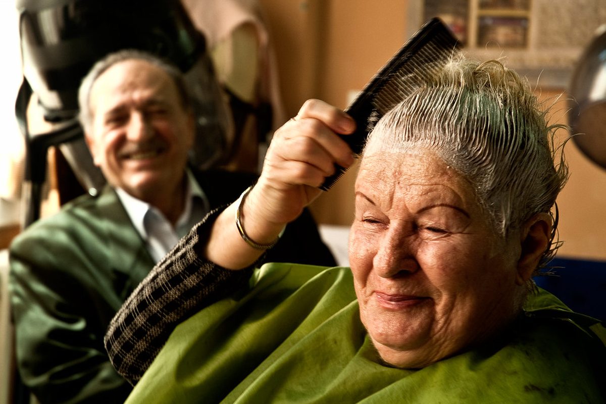 When a Parent With Dementia Refuses to Bathe — in-home senior care in North Texas